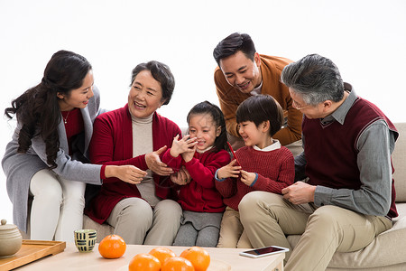 传统庆典男孩爱幸福家庭过新年高清图片