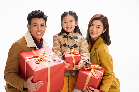 亚洲人享乐相伴快乐家庭拿着礼物高清图片