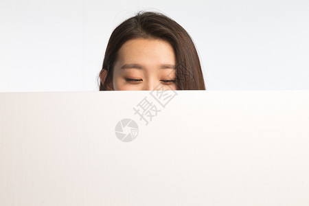 眼睛里的数据影棚拍摄彩色图片亚洲商务青年女人和白板背景