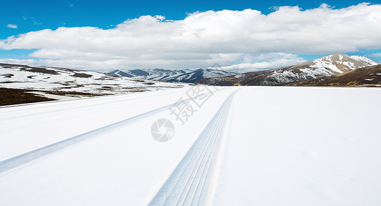 下雪路素材日光合成图像清新被雪覆盖的公路背景