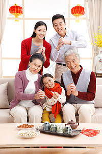 龙年大吉高清喜庆元素家庭生活文化摄影快乐家庭过新年背景