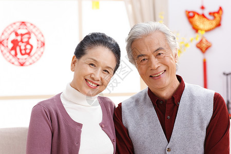 健康温馨家庭幸福的老年夫妇图片
