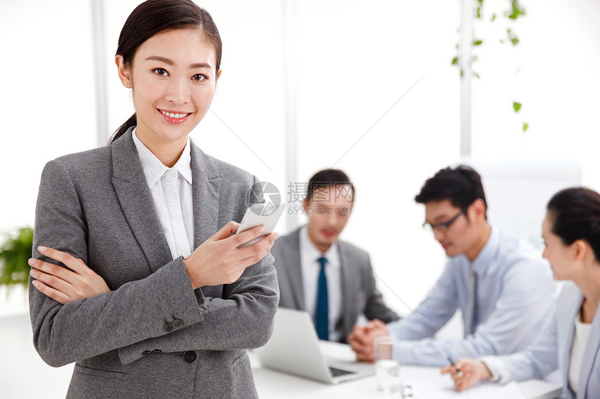 站着人成就商务男女在办公室工作图片