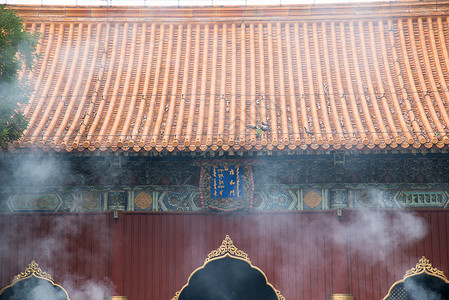 传统文化元素古典式北京雍和宫香火高清图片素材