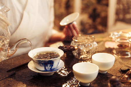 茶艺青年女人泡茶图片