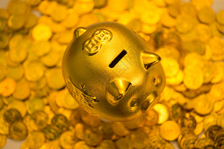古典式存钱罐和金币闪亮的高清图片素材
