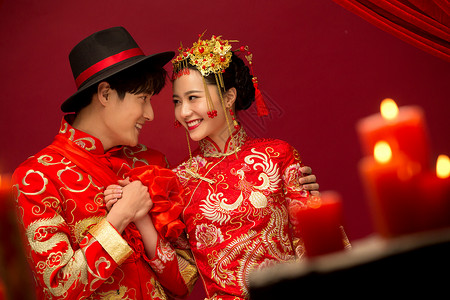 婚礼元素凤冠霞帔彩色图片成年人中式古典婚礼背景