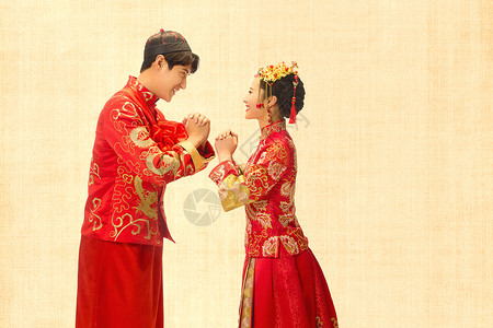 中式头饰青年夫妇中式古典婚礼背景