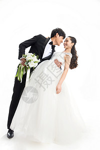 西式婚礼下浪漫的新郎和新娘图片
