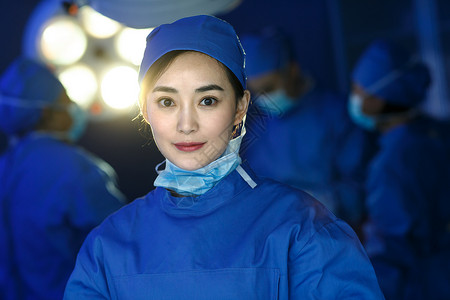 摄影工作者制服摄影仅成年人医务工作者在手术室背景