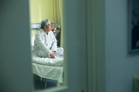 老人病科职业被子生病的老人在病房图片