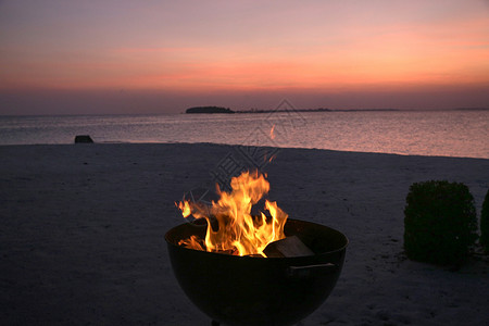 海岸镇夜晚风景度假浪漫海岸线马尔代夫海景背景