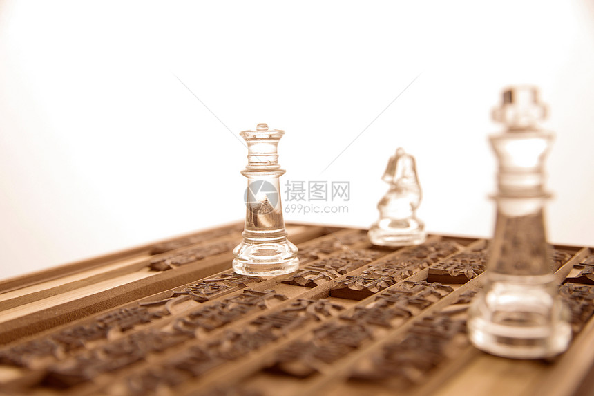 挑战雕刻品棋子活字印刷和国际象棋图片