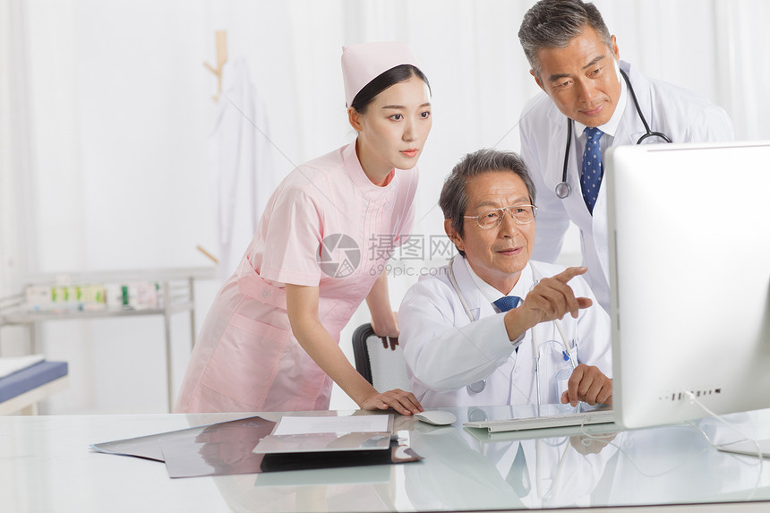 亚洲东方人身体检查医疗图片