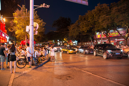 传统文化照亮夜生活北京街市夜景图片