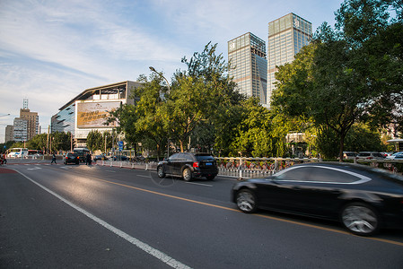 商务区机动车车流北京东直门图片