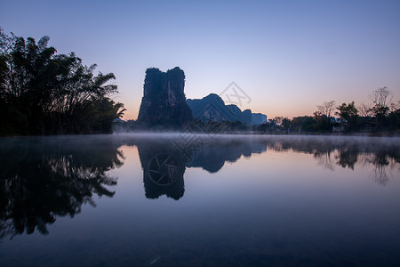 清晨阳朔遇龙河风光图片