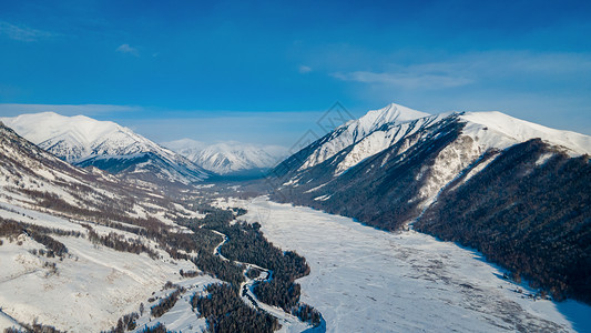 新疆喀纳斯禾木景区冬日雪景高清图片