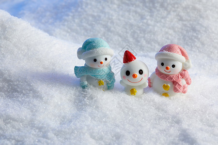 雪景静物一家三口小雪人高清图片