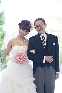 新娘和父亲图片