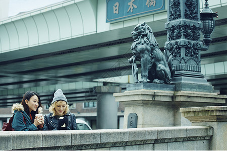 外国人在东京旅行观光情报高清图片素材