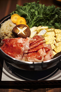 日本料理烹调饮食寿喜烧火锅图片