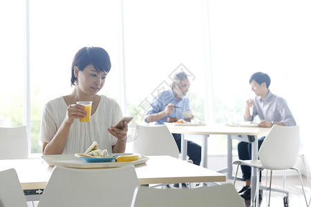 员工食堂餐厅就餐形象图片