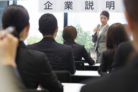 求职者参加企业招聘会青年高清图片素材