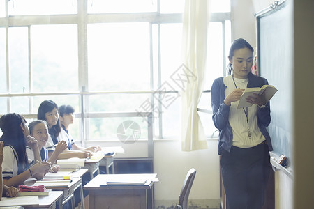 授课女老师高中女生高清图片素材