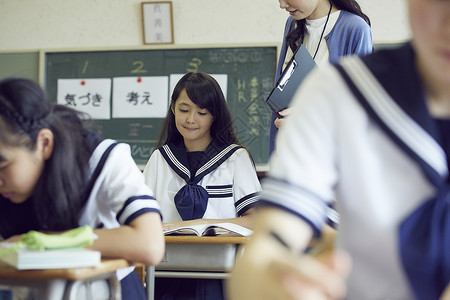 初中女生形象好朋友高清图片素材