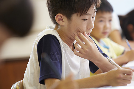 小学班级学生上课学习图片