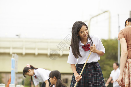 三人道路志愿者活动图片