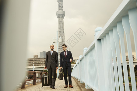 双人两个人家庭东京商务旅行外国人图片