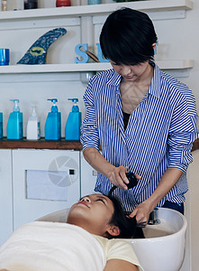 生意人理发师流行美容院美发沙龙高清图片素材