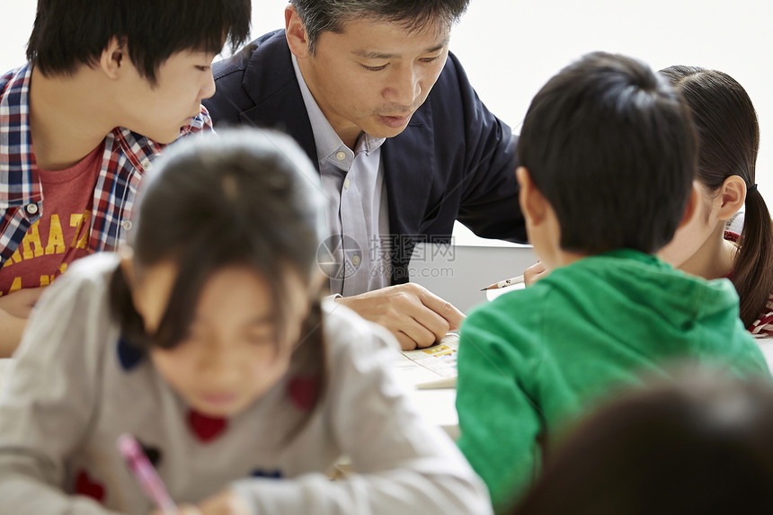 全力以赴通知小朋友学习补习班图片