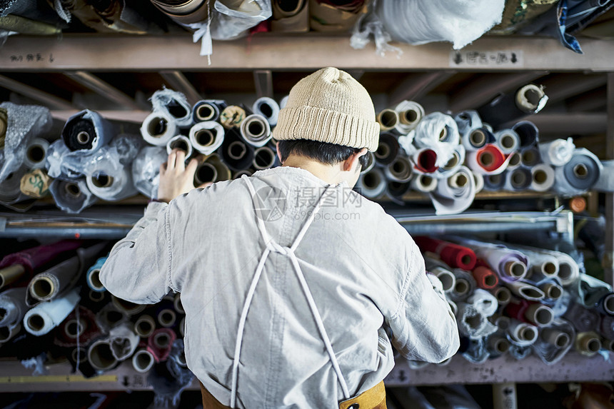 家具工匠学徒形象图片