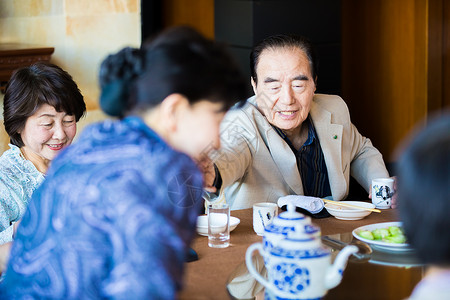 吃饭的老年人活动高清图片素材