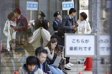 人类男子人物人们排队背景图片