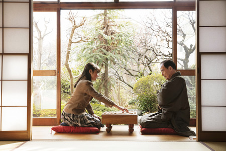 日本的宅邸孙家族一个富裕的家庭shogi朋友高清图片素材