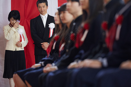 亚洲人高中女生学校活动坐下毕业典礼入口仪式图象的学生初中生高清图片素材