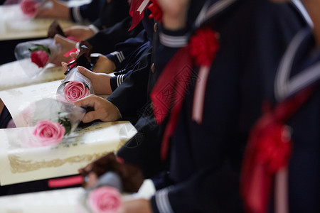 同学初中初中女孩毕业典礼形象初中生高清图片素材