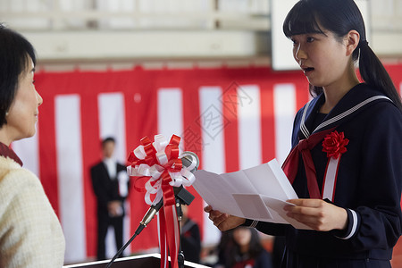 女孩教师文稿空间毕业典礼入学仪式图像演讲缎带高清图片素材