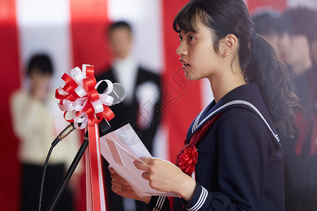 水手服小学生体育馆毕业典礼入学仪式图像演讲图片