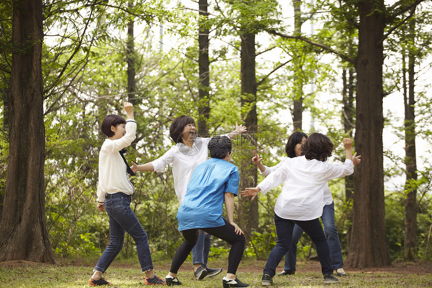 举手40多岁同学女孩校友图片