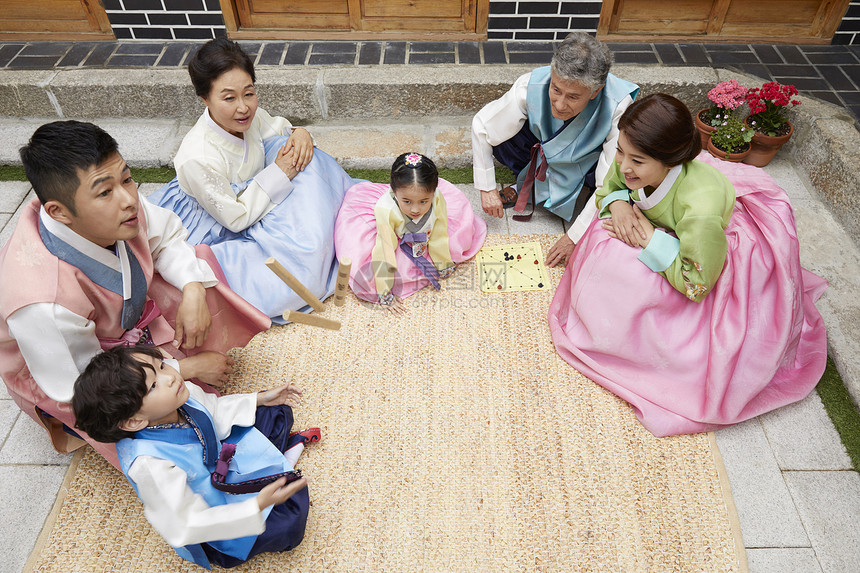 韩式传统家庭聚会图片
