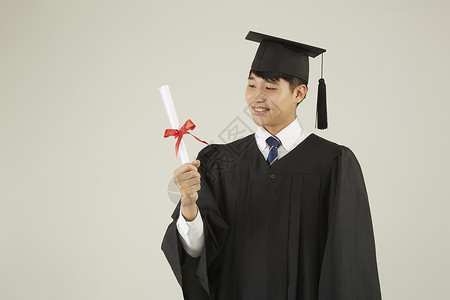 传学士服的研究生毕业图片