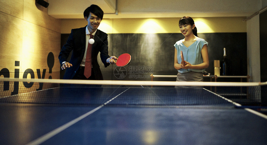 约会一双女乒乓球双打图片
