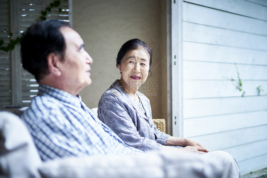 老年夫妇结婚周年活动图片