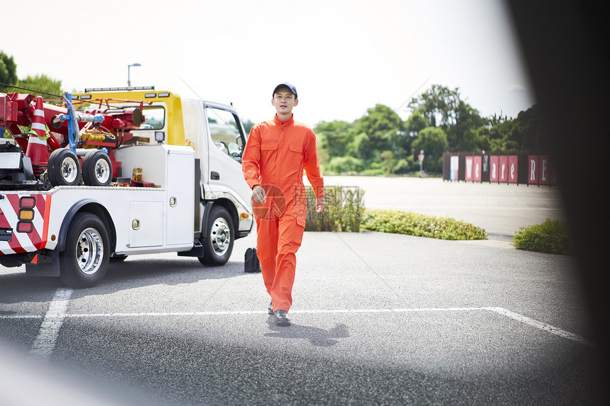 道路救援服务人员图片