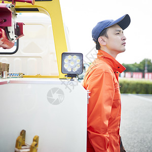 道路救援服务人员图片